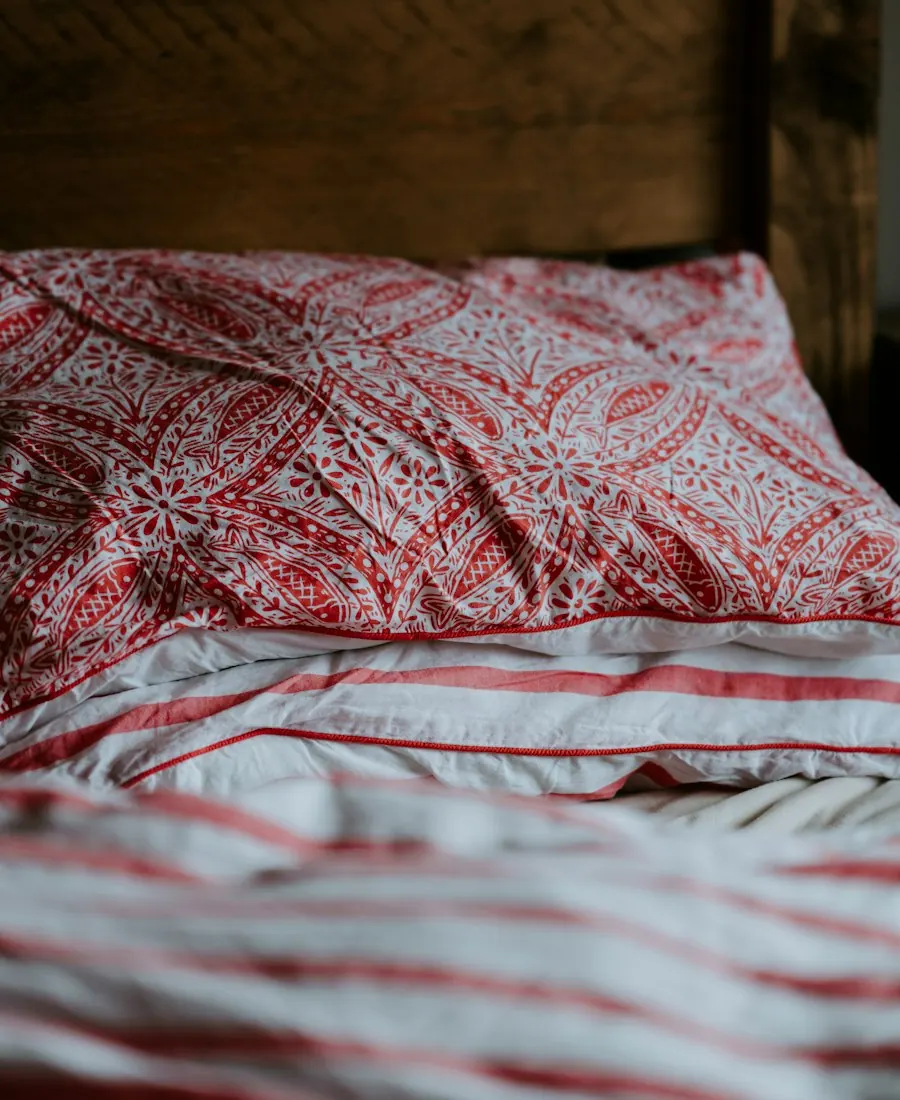 Meenakkari, Red and white