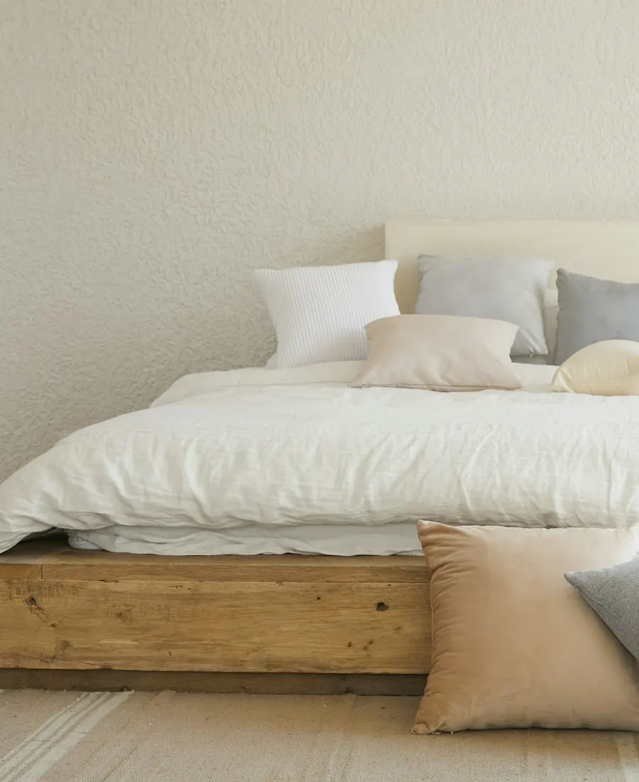 Fitora White, White
